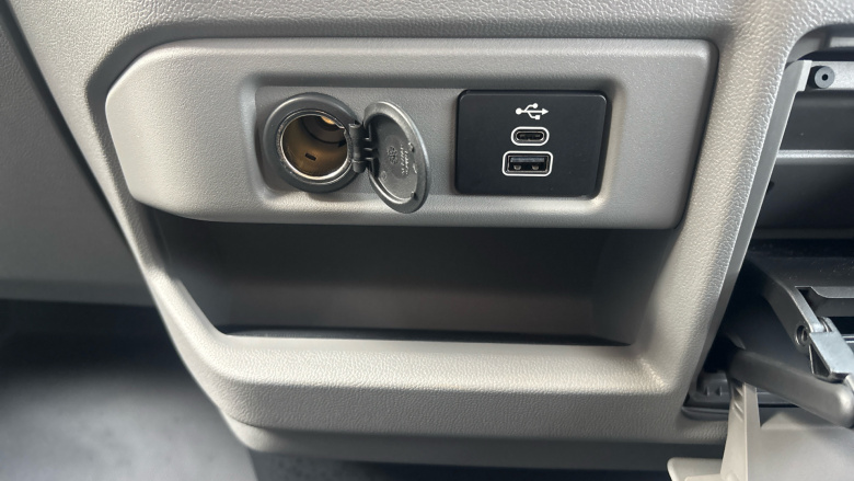 Ford Transit Custom E-320 L1 Rwd 100kW 65kWh H1 Van Limited Auto